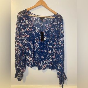 MOD LUSIVE blouse size large